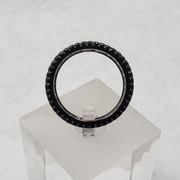 18k Stack Pave Band - Picture 4 of 8